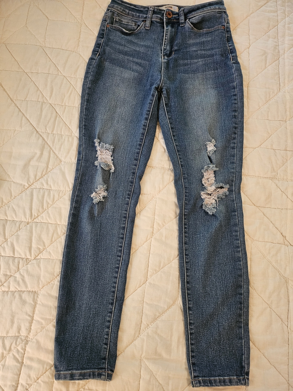 California Vintage High Rise Skinny Distressed/Faded Denim Jeans- Size 9/29